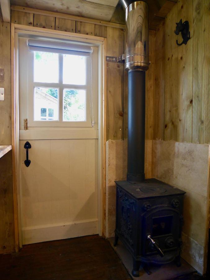 The Wayside Shepherd Hut Бюли Екстериор снимка